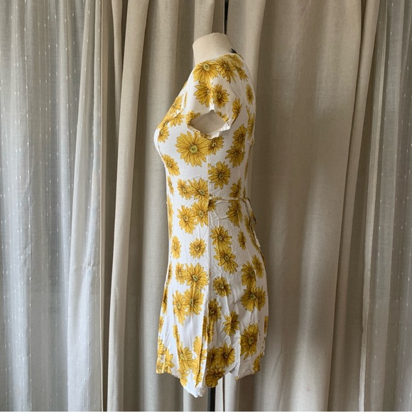 FOREVER 21 SUNFLOWER WHITE AND YELLOW MINI DRESS S - Picture 7 of 12